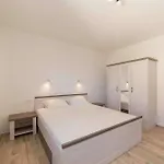 With Parking Space Kampor, Rab - 20925 Apartamento